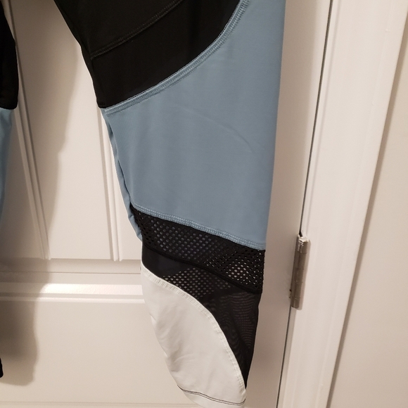 PINK Victoria's Secret Ultimate Women's Leggings Size Medium - Picture 2 of 8